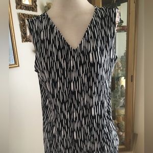 Chico’s black/white tank top size 2(L)